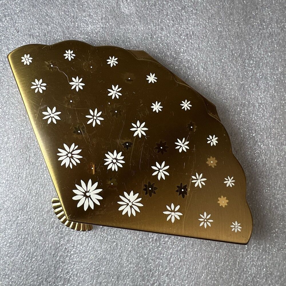 Vtg 50s Wadsworth Fan Shaped Compact Gold Tone Daisy Floral Makeup Vanity Case